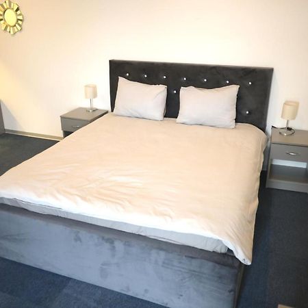 Luana Airport Apartments #4 Otopeni Eksteriør billede