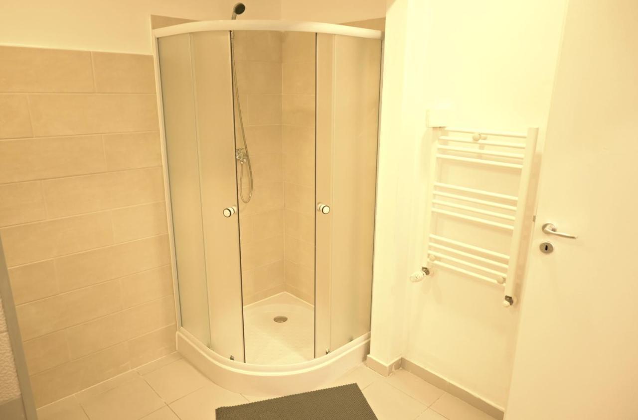 Luana Airport Apartments #4 Otopeni Eksteriør billede