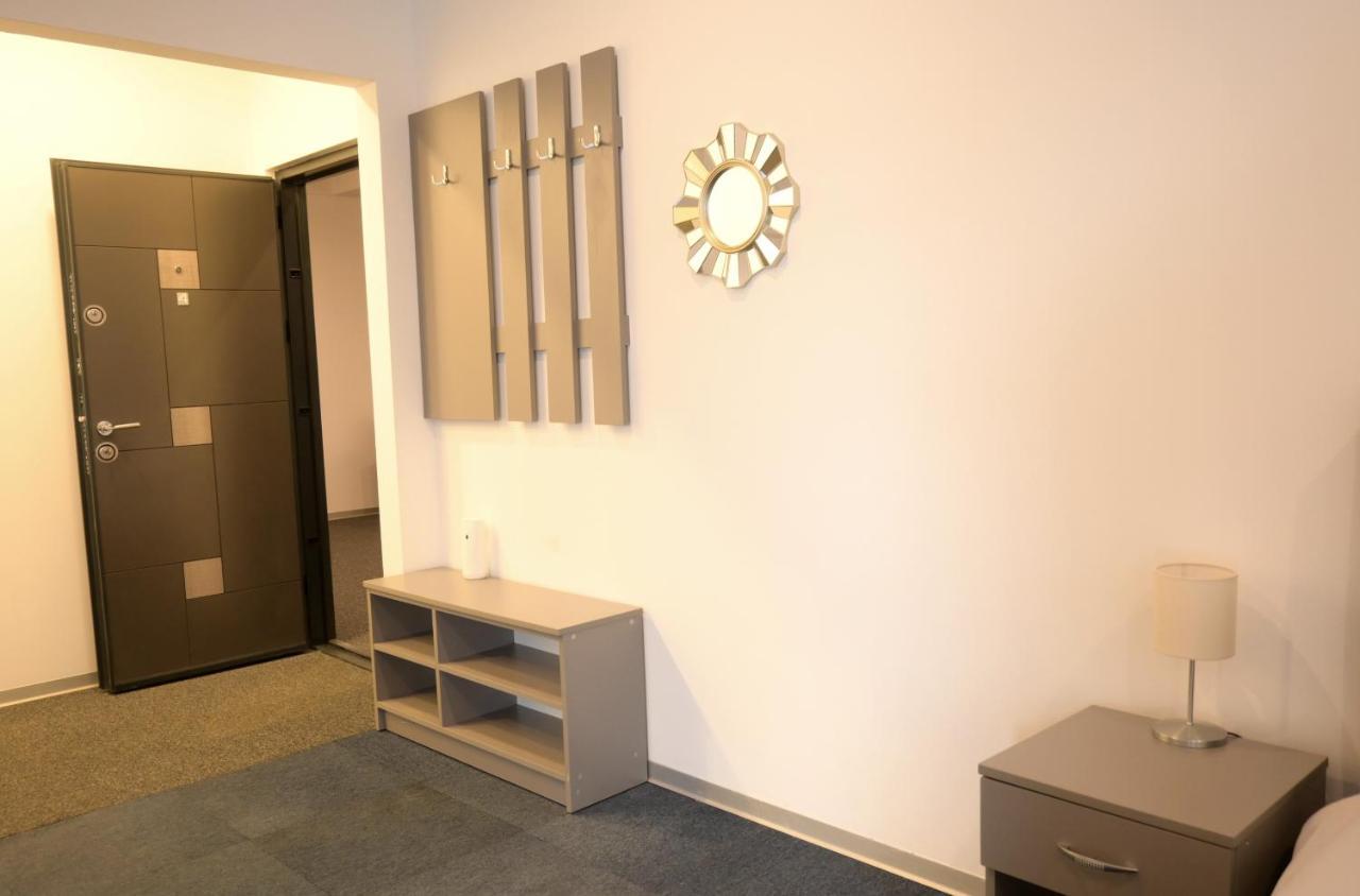 Luana Airport Apartments #4 Otopeni Eksteriør billede
