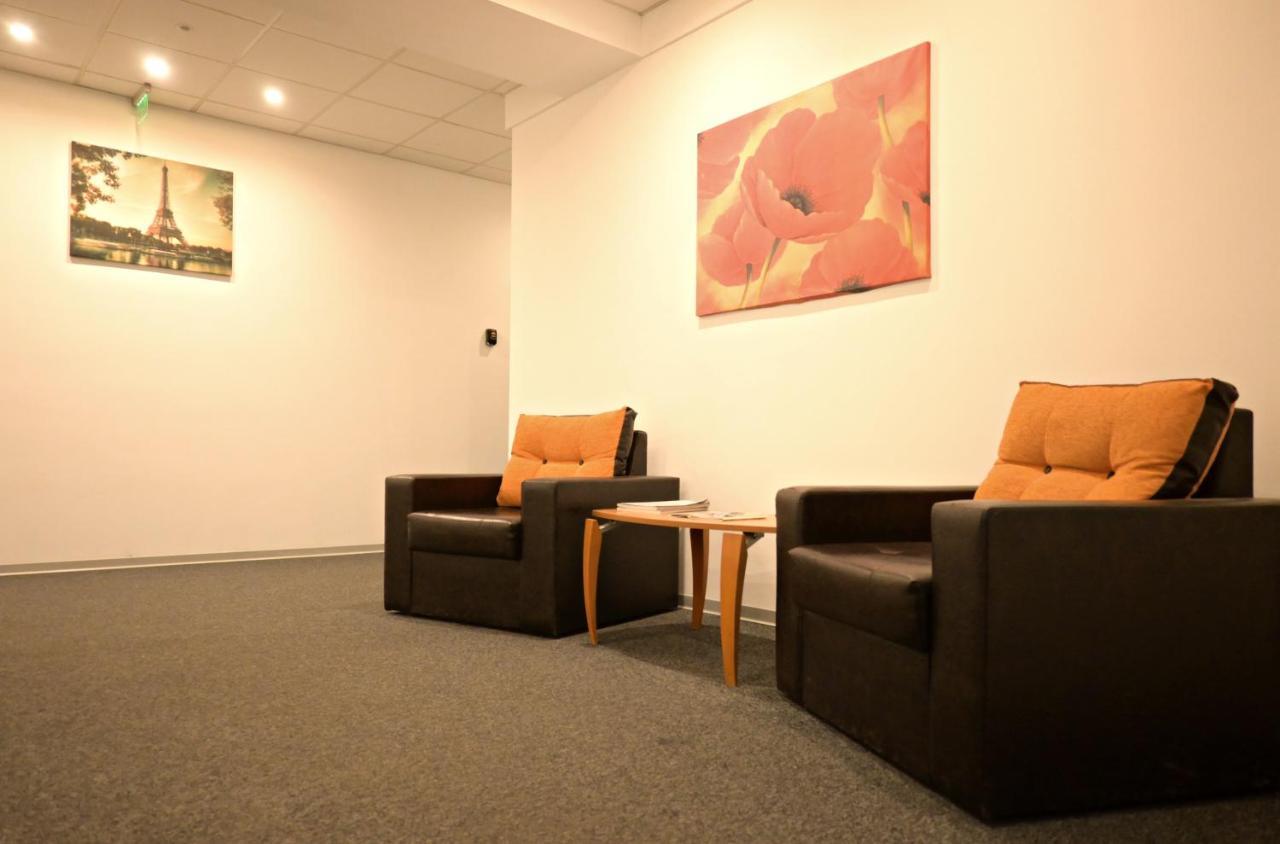 Luana Airport Apartments #4 Otopeni Eksteriør billede